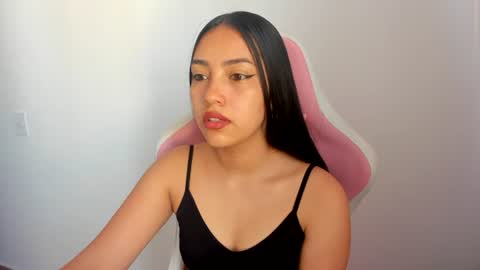 Snapshot of karely_sweet_ chatting on June 12, 12:48 pm karely_sweet_ online show from June 12, 12:48 pm