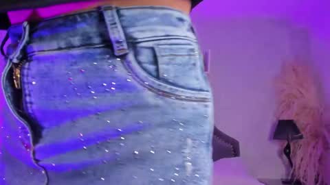 Karely online show from February 21, 1:01 pm