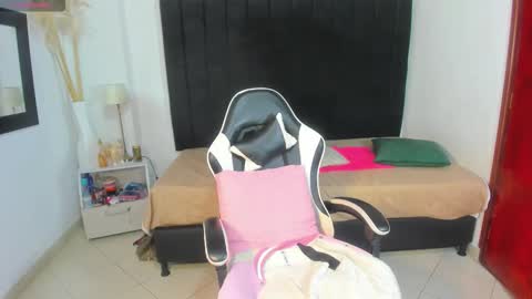 karen_adamss online show from January 10, 4:14 am