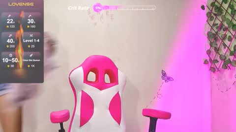 Karen  online show from November 25, 1:33 pm