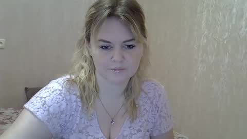 karennelsonx online show from December 17, 11:17 am