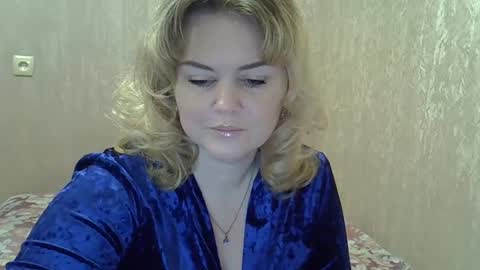 karennelsonx online show from December 19, 3:19 pm