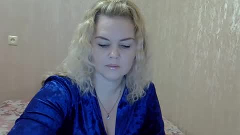 karennelsonx online show from January 10, 4:41 pm