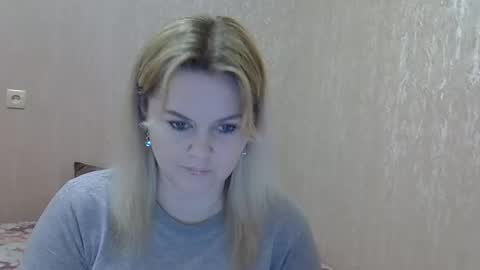 karennelsonx online show from February 19, 3:05 pm