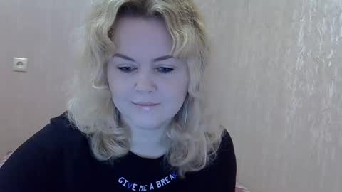 karennelsonx online show from February 21, 2:06 pm