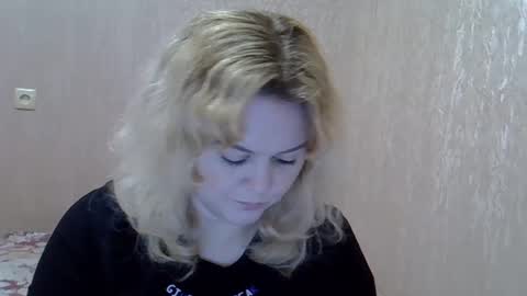 karennelsonx online show from February 21, 5:09 pm