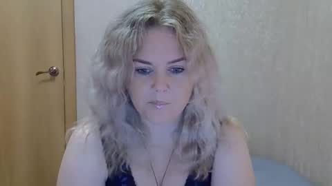karennelsonx online show from September 16, 12:17 pm