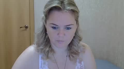 karennelsonx online show from September 22, 7:21 am