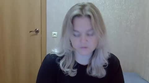 karennelsonx online show from October 8, 8:12 am