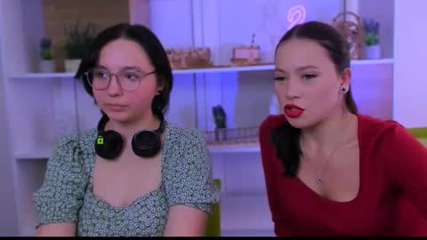 kari_pirs online show from September 17, 8:49 am