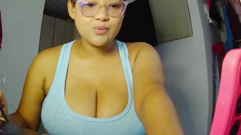 Snapshot of karihotson chatting on March 5, 6:59 pm kari online show from March 5, 6:59 pm