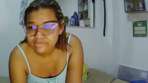 Snapshot of karihotson chatting on March 24, 5:34 am kari online show from March 24, 5:34 am