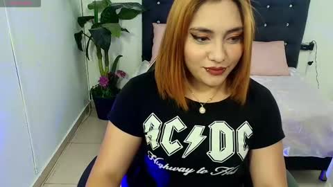 Snapshot of kariina_tay chatting on December 15, 7:40 pm Kariina online show from December 15, 7:40 pm