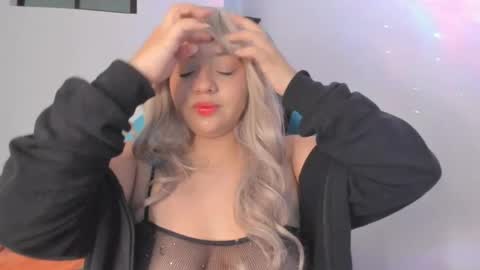 Snapshot of kariina_wong chatting on May 10, 3:23 am kariina_wong online show from May 10, 3:23 am