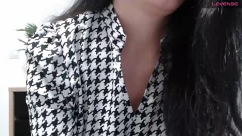 You can call me K  online show from December 6, 6:59 am