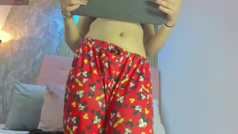 Snapshot of karina_carmona chatting on December 5, 2:58 pm karina_carmona online show from December 5, 2:58 pm