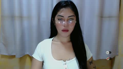 I AM BELLE online show from December 21, 3:31 pm