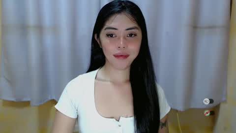 I AM BELLE online show from December 21, 6:44 pm