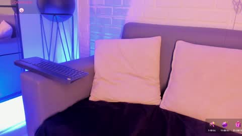 Snapshot of karina_gomez_18 chatting on January 28, 5:32 am Kari online show from January 28, 5:32 am