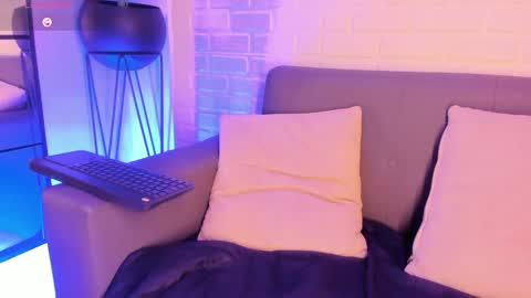 Snapshot of karina_gomez_18 chatting on January 29, 9:12 am Kari online show from January 29, 9:12 am