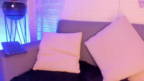 Snapshot of karina_gomez_18 chatting on January 30, 7:50 am Kari online show from January 30, 7:50 am