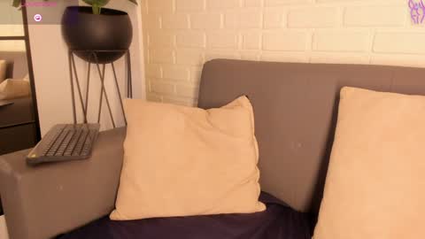 Snapshot of karina_gomez_18 chatting on February 1, 5:07 am Kari online show from February 1, 5:07 am