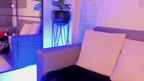 Snapshot of karina_gomez_18 chatting on February 10, 9:04 am Kari online show from February 10, 9:04 am