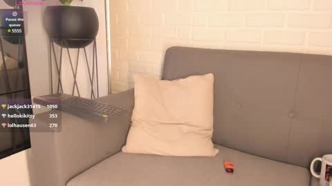 Snapshot of karina_gomez_18 chatting on February 18, 6:26 am Kari online show from February 18, 6:26 am