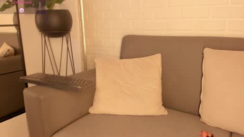 Snapshot of karina_gomez_18 chatting on February 20, 6:39 am Kari online show from February 20, 6:39 am