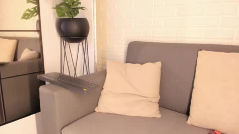 Snapshot of karina_gomez_18 chatting on February 26, 4:14 am Kari online show from February 26, 4:14 am