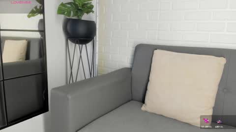 Snapshot of karina_gomez_18 chatting on March 2, 3:24 am Kari online show from March 2, 3:24 am