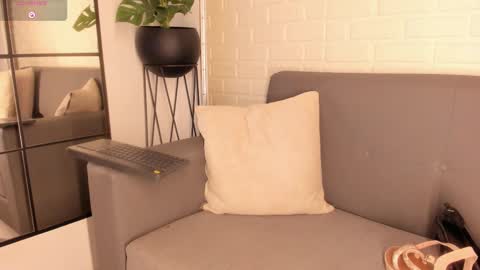 Snapshot of karina_gomez_18 chatting on March 4, 5:53 am Kari online show from March 4, 5:53 am