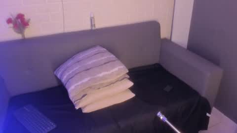 Snapshot of karina_gomez_18 chatting on September 12, 11:21 am Kari online show from September 12, 11:21 am