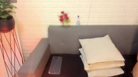 Snapshot of karina_gomez_18 chatting on September 28, 11:37 am Kari online show from September 28, 11:37 am