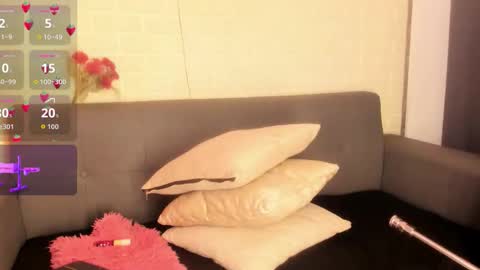 Snapshot of karina_gomez_18 chatting on October 15, 11:21 am Kari online show from October 15, 11:21 am