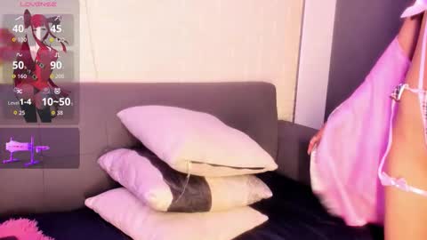 Snapshot of karina_gomez_18 chatting on October 20, 11:32 am Kari online show from October 20, 11:32 am