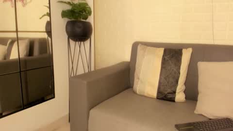 Snapshot of karina_gomez_18 chatting on October 22, 11:32 am Kari online show from October 22, 11:32 am