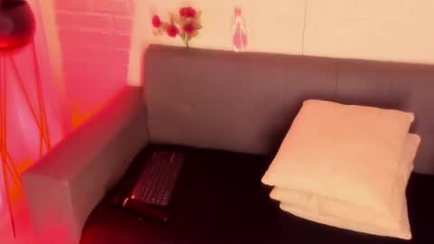 Snapshot of karina_gomez_18 chatting on November 28, 11:24 am Kari online show from November 28, 11:24 am