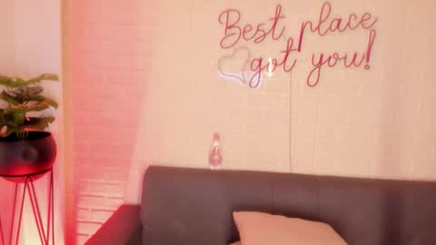 Snapshot of karina_gomez_18 chatting on November 30, 11:25 am Kari online show from November 30, 11:25 am