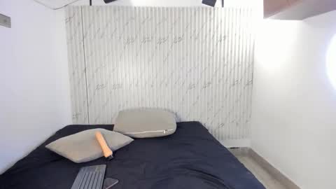 karinaaurora1 online show from October 29, 4:53 pm