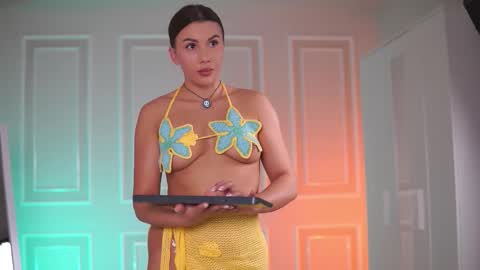 Snapshot of karinakokhana chatting on December 5, 9:40 am Karina online show from December 5, 9:40 am