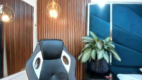 karinasanchezz online show from October 14, 12:06 pm