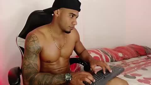 Snapshot of karl_jensennxx chatting on June 12, 5:50 am karl_jensennxx online show from June 12, 5:50 am