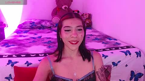 Snapshot of karla0524 chatting on September 19, 1:40 am KARLA online show from September 19, 1:40 am