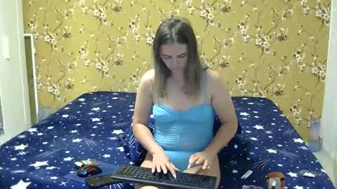 Snapshot of karla318103 chatting on September 10, 2:44 am Karla online show from September 10, 2:44 am