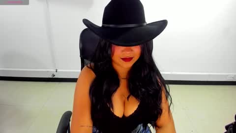 Snapshot of karla_cg chatting on February 21, 10:22 pm karla_cg online show from February 21, 10:22 pm