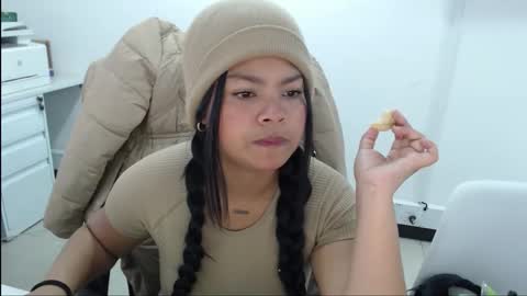 Snapshot of karla_cg chatting on March 27, 5:01 pm karla_cg online show from March 27, 5:01 pm