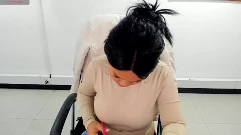 karla_cg online show from April 29, 8:15 pm