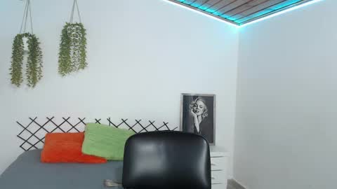 Snapshot of karla_charloby chatting on September 25, 1:48 pm Karla online show from September 25, 1:48 pm