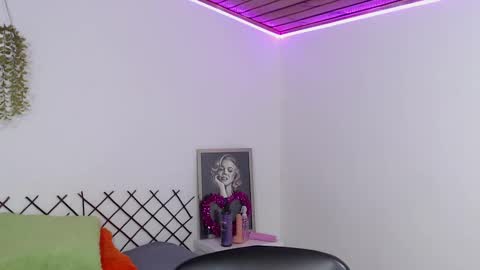 Snapshot of karla_charloby chatting on September 27, 2:11 pm Karla online show from September 27, 2:11 pm